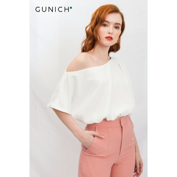 Áo kiểu croptop lụa lệch vai trắng Gunich - Hình ảnh 2