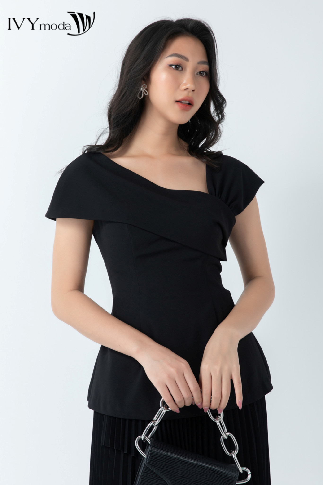 Áo sơ mi nữ dáng peplum cổ cách điệu sang chảnh IVY moda MS 16M6682