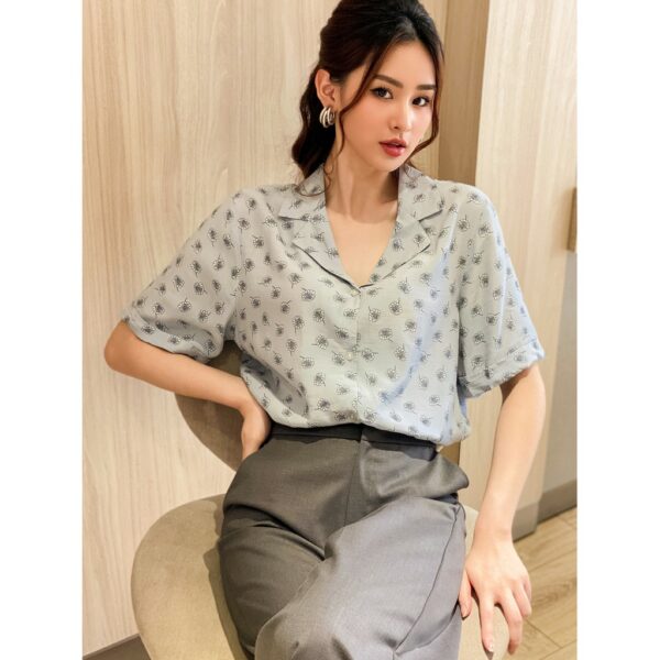 Áo Sơ Mi Nữ Tay Ngắn Cổ Vest Lụa GILLEE Họa Tiết Hoa Calantha - Hình ảnh 5