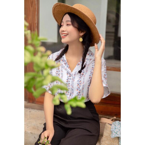 Áo Sơ Mi Nữ Tay Ngắn Cổ Vest Lụa GILLEE Họa Tiết Hoa Calantha - Hình ảnh 8