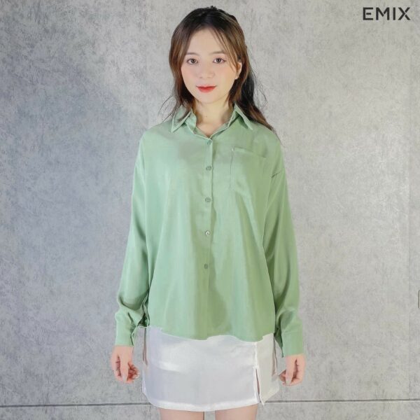 Áo sơ mi nữ túi trước ngực 5 màu EMIX (5 màu), ulzzang, dài tay, form rộng, vải mềm mát không nhăn - Hình ảnh 2