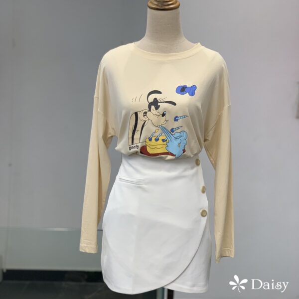 Áo thun dài tay hình Goofy thổi nến Daisy
