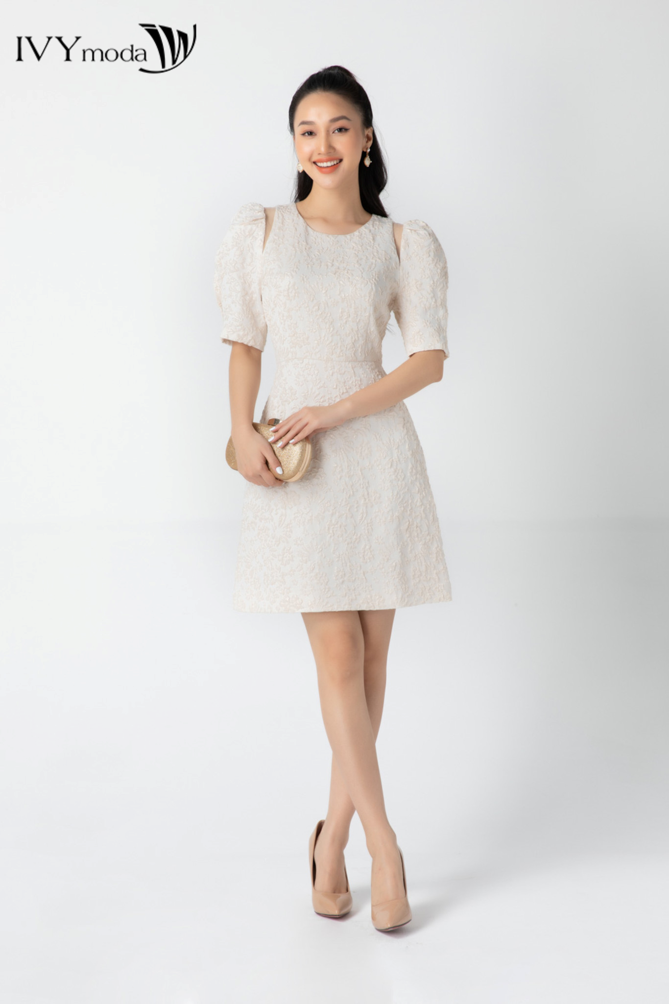 Đầm hạ eo vai Cut – Out IVY moda MS 48T0067