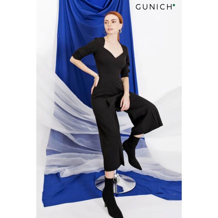 Jumpsuit cổ V đen tay lỡ dáng quần ống rộng Gunich