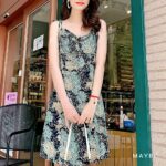 MAYBI – Đầm 2 dây cúp ngực họa tiết hoa xanh Deep Blue Daisy Dress