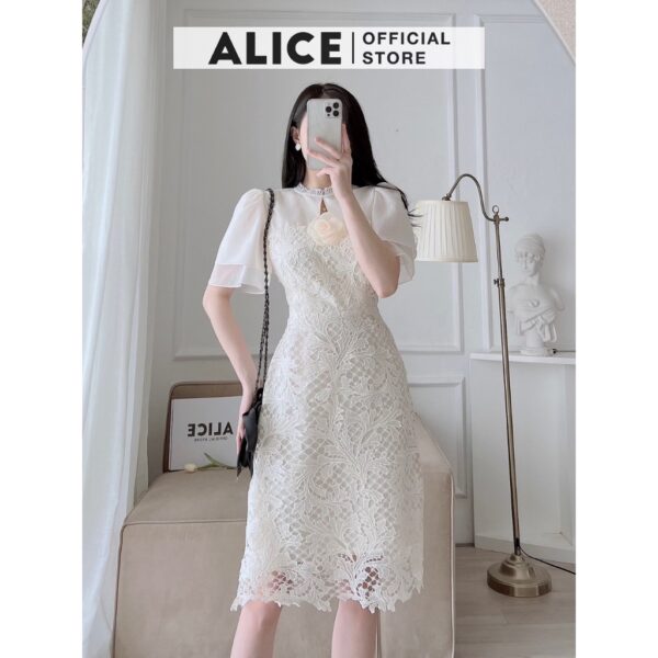 Váy Ren Kem Tiểu Thư ALICE Chất Vải Ren Hàn Lót Lụa Cao Cấp Váy Dáng Suông Chiết Eo Kèm Hoa Đính Ngực Thanh Lịch V783