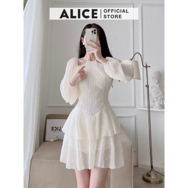Váy Tiểu Thư Voan Hạt Cổ Yếm Trễ Vai ALICE Dáng Xòe Ngắn 2 Tầng Phối Tay Bồng Sang Chảnh V782 - Hình ảnh 3