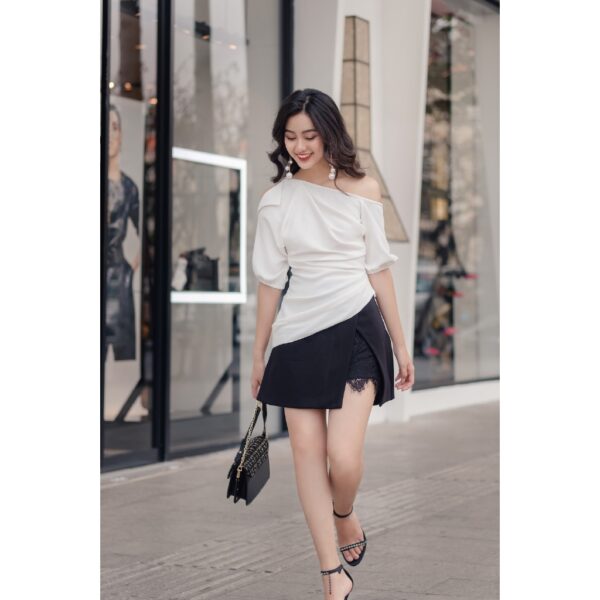 XIPI - Áo Trắng Xếp Ly Tà Chéo - Hình ảnh 2