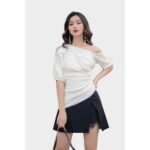 XIPI – Áo Trắng Xếp Ly Tà Chéo
