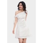 XIPI – Đầm A Bẹt Vai Cột Nơ Màu Trắng