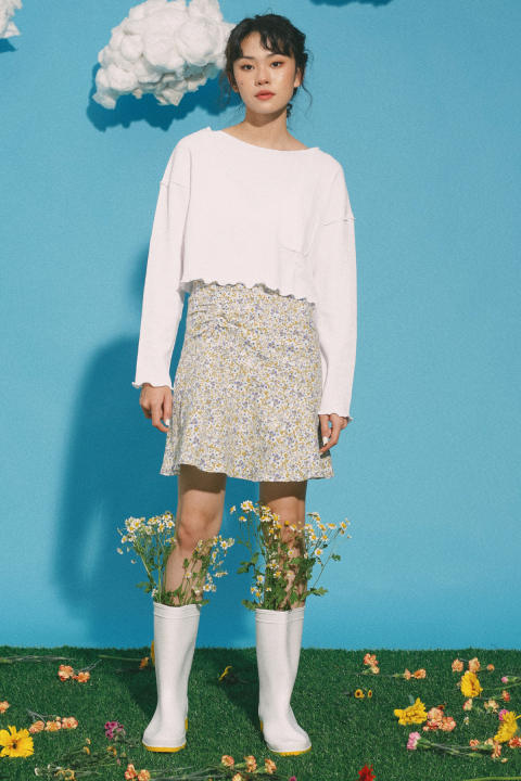 Áo kiểu dai tay cổ tròn thời trang GAGO lettuce trim crop top màu trắng GA3335