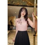 Áo nữ thiết kế Hong Vic ren hồng tay bồng SM334
