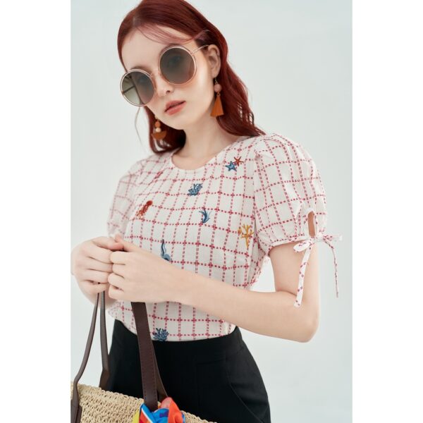 Áo sơ mi nữ thô kẻ karo đỏ thêu họa tiết biển 2AO2020 ADORE DRESS - Hình ảnh 3
