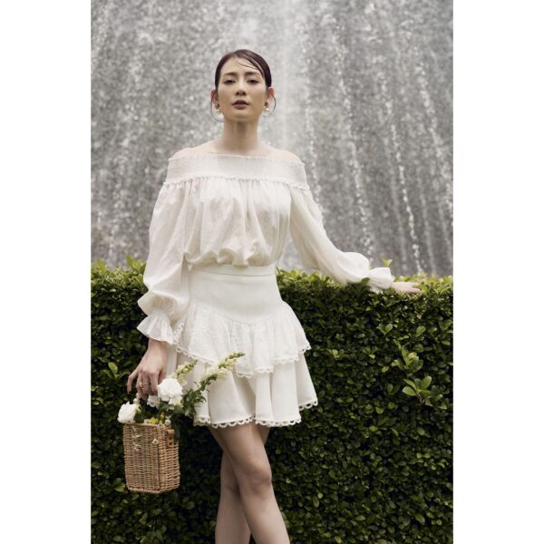 Áo trễ vai nữ MARC FASHION tay dài form suông smocking vai CBLH0414 - Hình ảnh 4