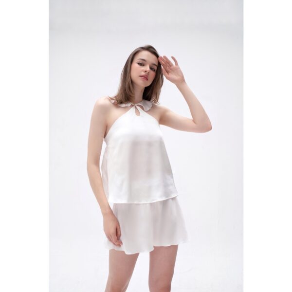 Bộ đồ lụa Pyjama Nữ 𝐋𝐈𝐋𝐀𝐒 𝐁𝐋𝐀𝐍𝐂 Chloe Cami Set Kiểu Dáng Hai Dây Cổ Yếm Cánh Tiên 2 màu Đen Trắng - Hình ảnh 4