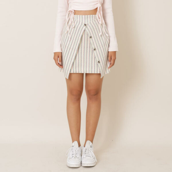 Chân váy đắp tà kẻ sọc thời trang GAGO front slit contrast mini skirt màu trắng GO4003