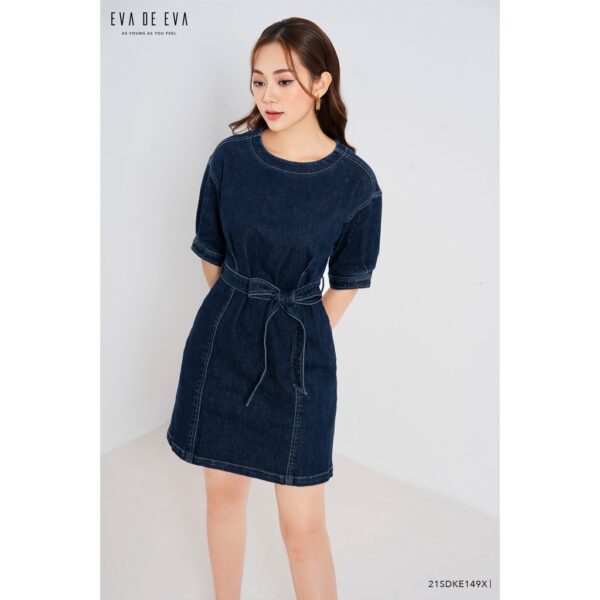 Đầm denim tay ngắn cổ tròn Eva de Eva 21SDKE149X - Ảnh 2