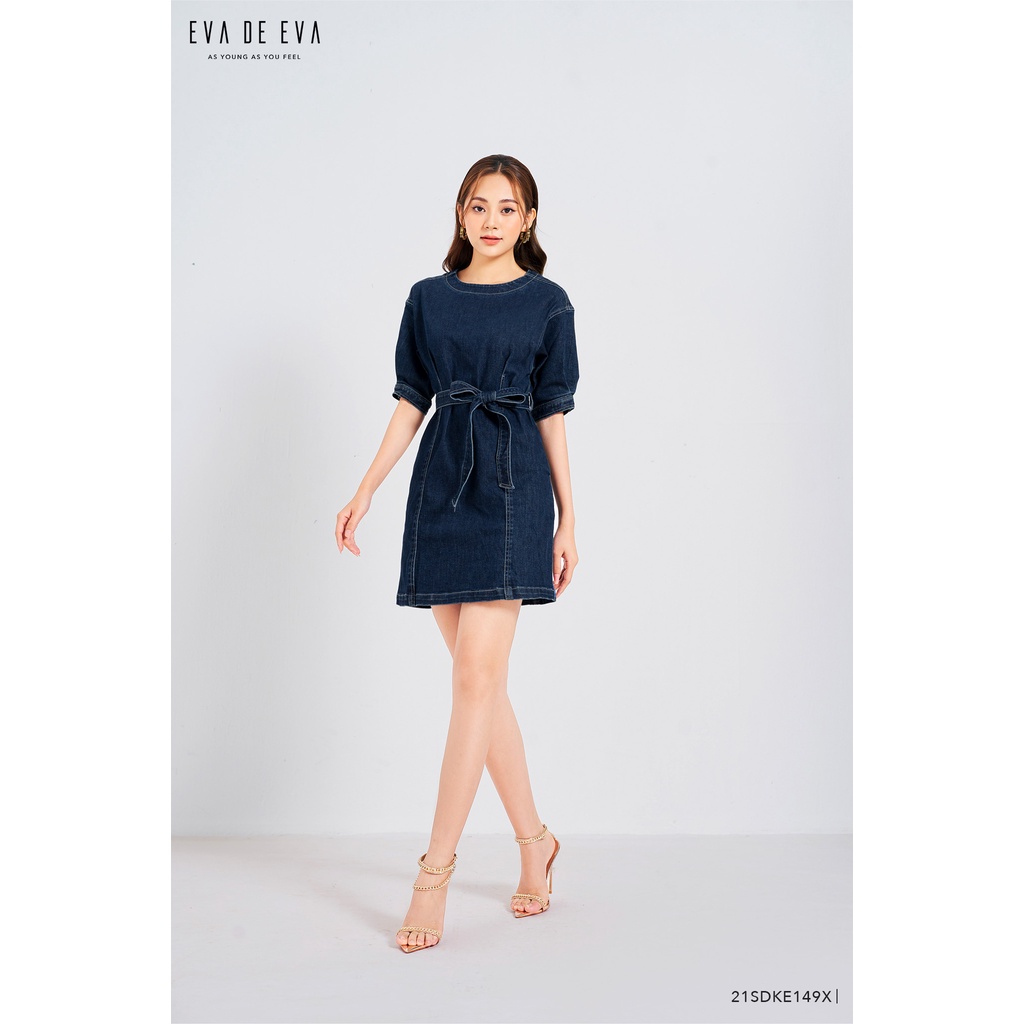 Đầm denim tay ngắn cổ tròn Eva de Eva 21SDKE149X