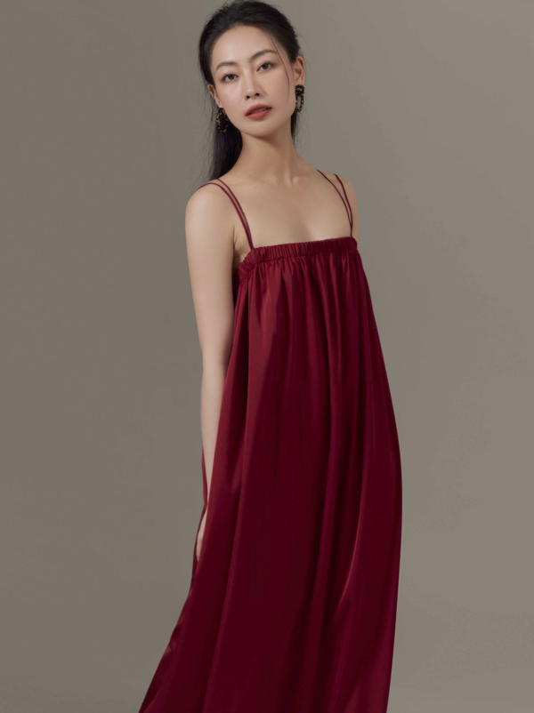 Đầm maxi lụa tùng xoè Mauve Triangle Maxi Dress
