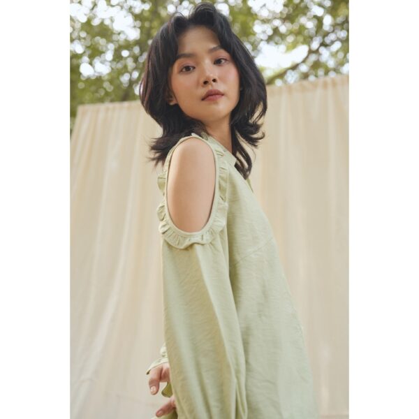 Happy Zoo - Áo tay dài cổ trụ hở vai ( 2 màu ) - Hình ảnh 7