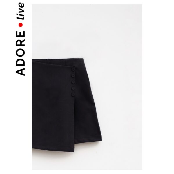 Quần short giả váy khuy bọc lệch vạt màu đen 2LCV3005 ADORE DRESS - Hình ảnh 2
