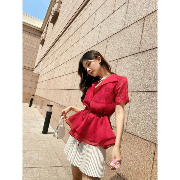 TUBYCATU | Áo organza đỏ cổ bẻ rút eo - Ảnh 2