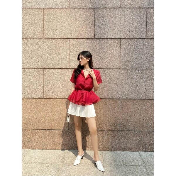 TUBYCATU | Áo organza đỏ cổ bẻ rút eo - Ảnh 4