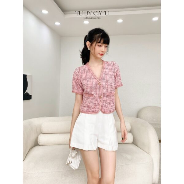 TUBYCATU | Quần short trắng xẻ lai - Hình ảnh 2