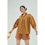 Áo Rocky nâu tay dài nhún ngang ngực cổ bèo freesize quyến rũ nữ tính thiết kế cao cấp đi chơi đi tiệc gợi cảm