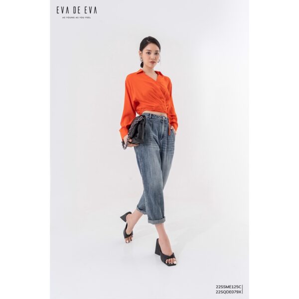 Áo sơ mi nữ tay dài dáng croptop Eva de Eva 22SSME125C - Hình ảnh 2