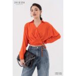 Áo sơ mi nữ tay dài dáng croptop Eva de Eva 22SSME125C