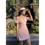 COQUI Váy hồng trễ vai sexy tay phồng cúp ngực Rose Dress