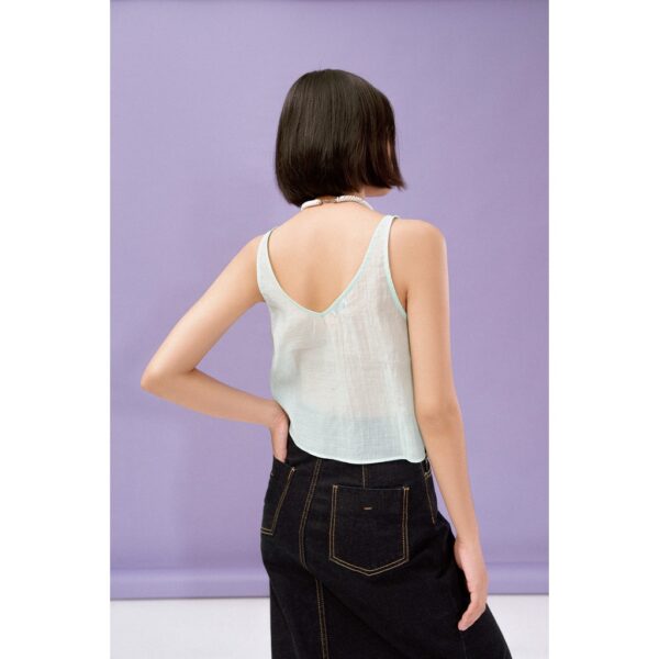 LIBÉ - Chân váy denim màu xanh đen dài qua gối có năm túi và xẻ lai thân trước - Ảnh 3