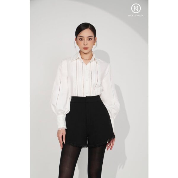 MOLLYNISTA - Áo sơ mi Elia trắng phối đăng ren dọc thân quyến rũ nữ tính thiết kế cao cấp đi chơi đi tiệc gợi cảm - Hình ảnh 2