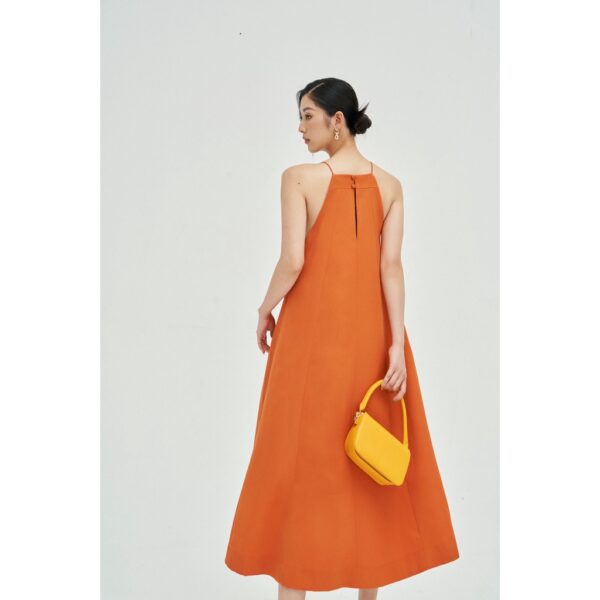 MOLLYNISTA - Đầm Annie yếm suông 2 nút tàu quyến rũ nữ tính thiết kế cao cấp đi chơi đi tiệc gợi cảm - Hình ảnh 5