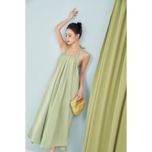 MOLLYNISTA - Đầm Quinni yếm xếp ly suông hở lưng freesize quyến rũ nữ tính thiết kế cao cấp đi chơi đi tiệc gợi cảm