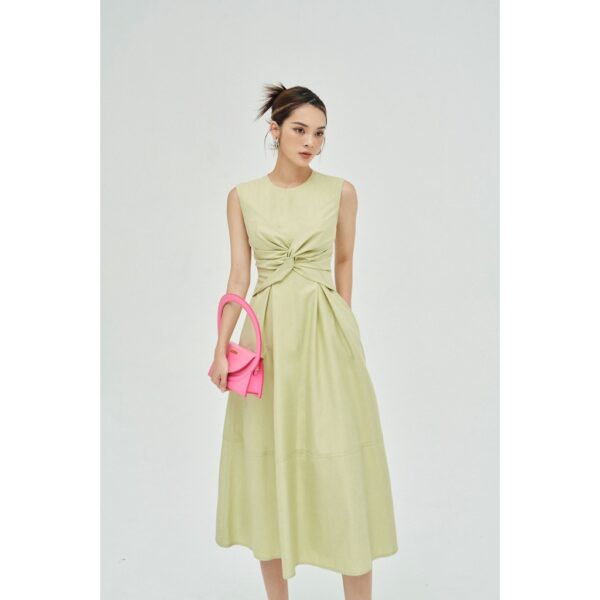 MOLLYNISTA - Đầm Shelly sát nách xoắn nơ eo quyến rũ nữ tính thiết kế cao cấp đi chơi đi tiệc gợi cảm - Hình ảnh 4