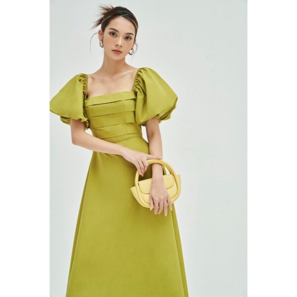 MOLLYNISTA - Đầm Zanny xếp ly ngang ngực tay phồng quyến rũ nữ tính thiết kế cao cấp đi chơi đi tiệc gợi cảm - Hình ảnh 4