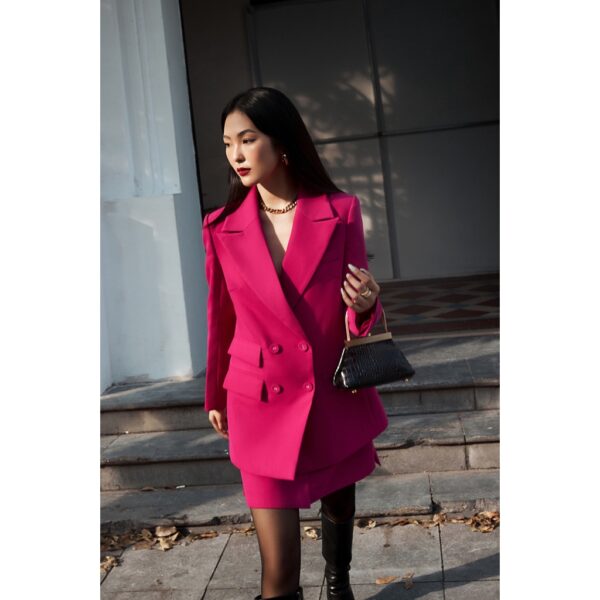 Set áo blazer hai hàng cúc hồng fuchsia và chân váy mini HUONG BOUTIQUE HBVEST156 - Hình ảnh 2