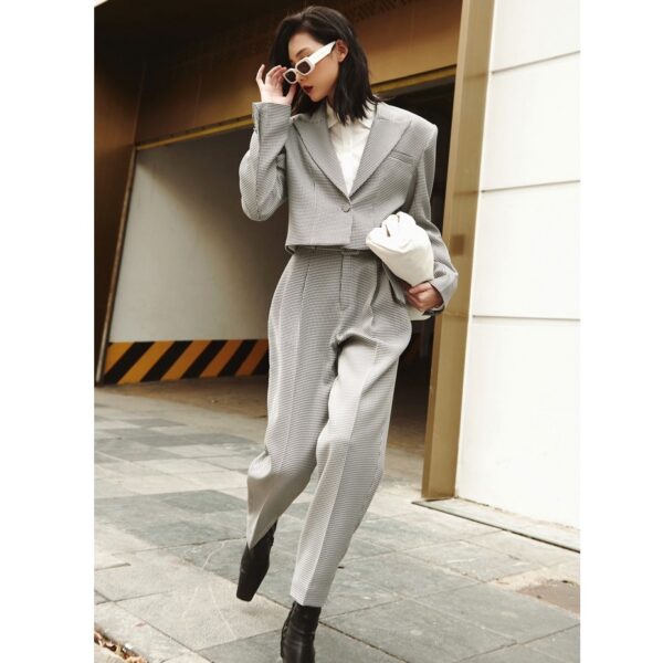 Set áo blazer mini houndstooth đen trắng và quần baggy HUONG BOUTIQUE HBVEST143 - Hình ảnh 3