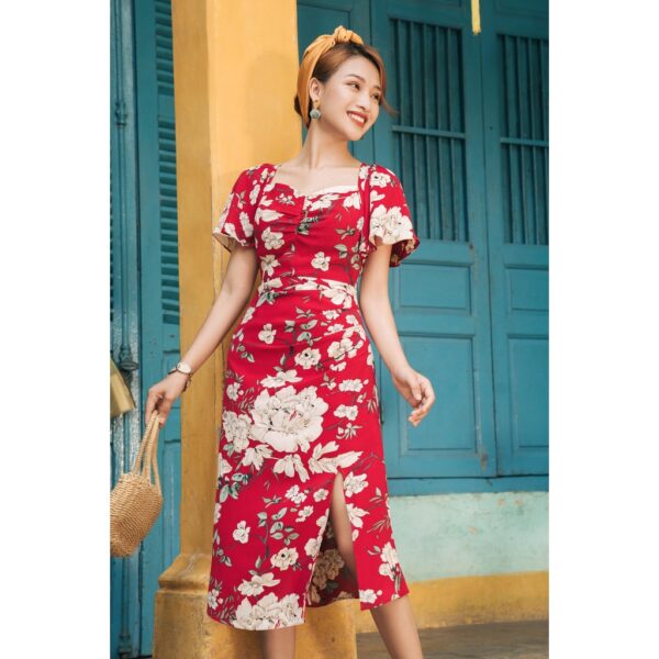 Váy cổ vuông xẻ bên hoa đỏ PH 652519 HER