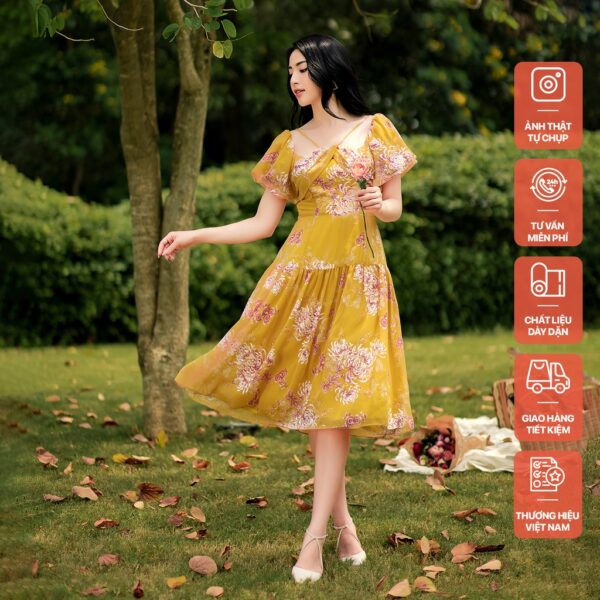 Váy yếm chéo ngực hoa vàng HMH
