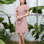 Đầm Hoa Nhí Vintage Luperi LFV3269 Cổ Chữ V cách điệu eo đính hạt chất liệu Cổ Chữ V, Cách Điệu Eo, Chất Liệu Lụa Hàn Cao Cấp LFV3269