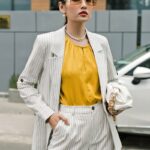 Áo blazer nữ kẻ sọc dọc FWBZ21SS01C