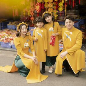 Áo dài tết gia đình màu vàng - Set áo dài gia đình màu vàng thêu họa tiết chất nhung tăm cao cấp AD406