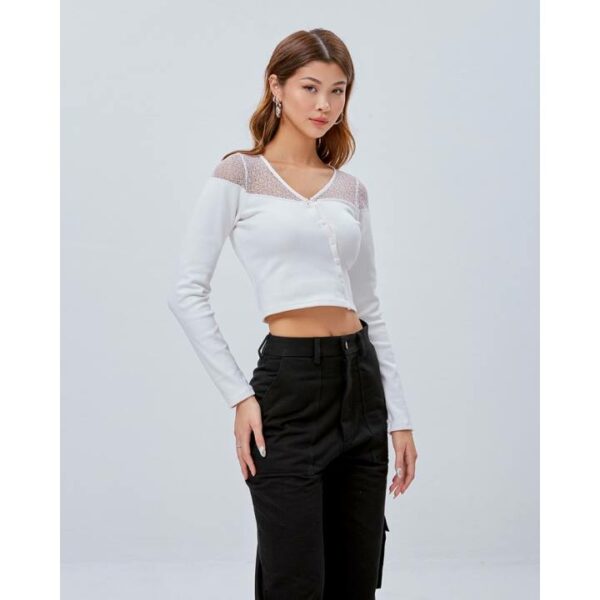 Áo thun croptop Shebyshj tay dài phối ren cổ màu trắng - White Allie Top