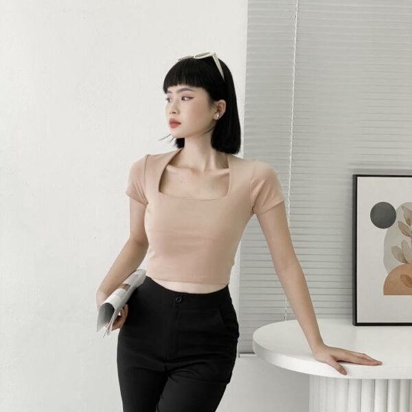 Áo Thun Tay Ngắn Crop VM STYLE 22ATU01T371804 Cổ U kiểu Ulzzang Thời Trang Nữ