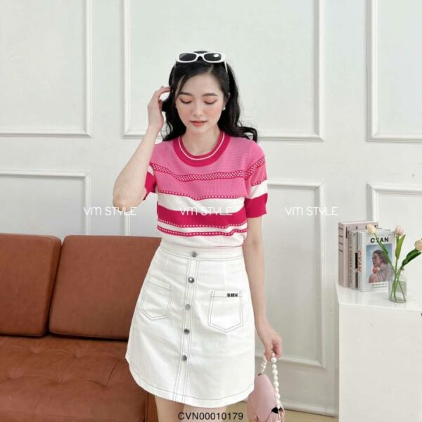 Chân váy nữ VMSTYLE CVN00010 dáng ngắn form chữ A viền chỉ nổi 2 túi hộp phối nút 809