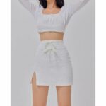 Chân váy ngắn SheByShj màu trắng – Kori Skirt