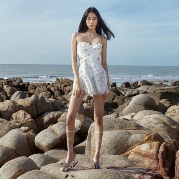 Đầm hai dây khoét eo chất lưới bông ONONMADE Joanne Mini Dress màu trắng